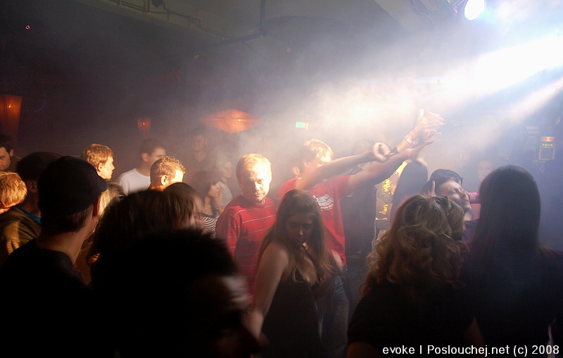 HOUSEWARS - Pátek 28. 11. 2008